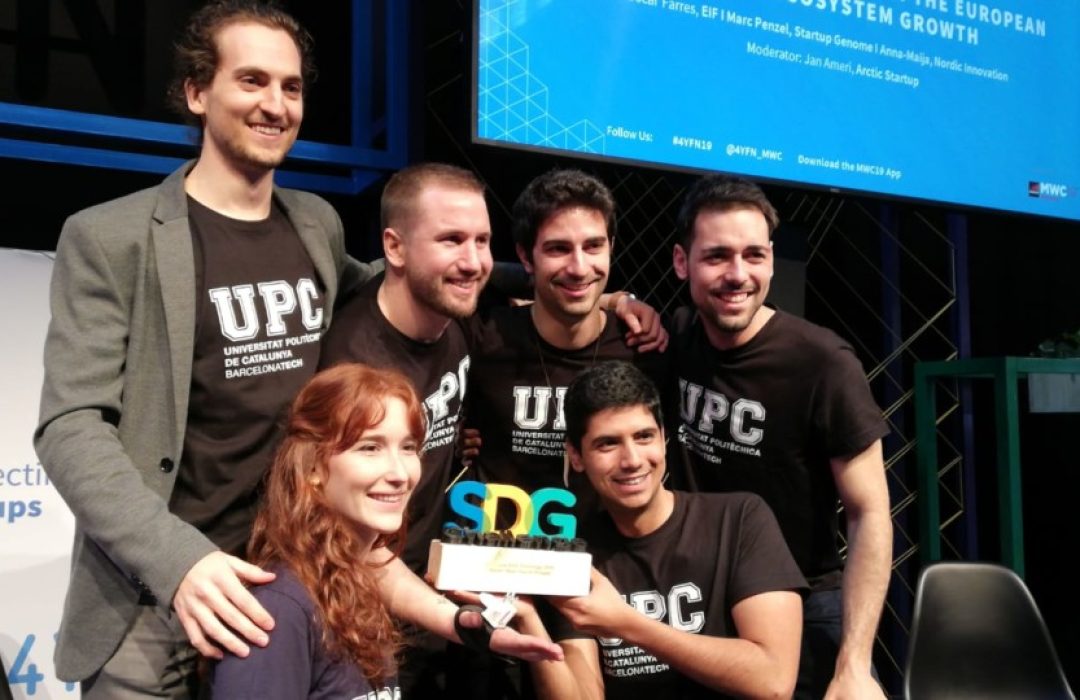 Els sis estudiants de la UPC-ESEIAAT que han creat el dispositiu uHandle.