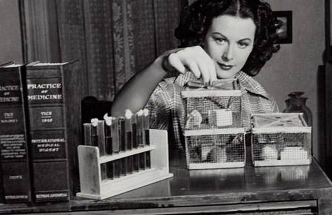 La actriz Hedy Lamarr es una de las inventoras olvidadas por la historia. Sin ella, no tendríamos WI-FI.