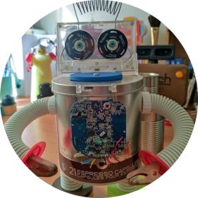 Joan Robots robot reciclat